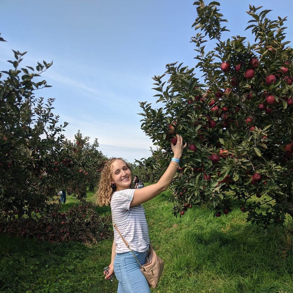 Meet your Posher, Rina